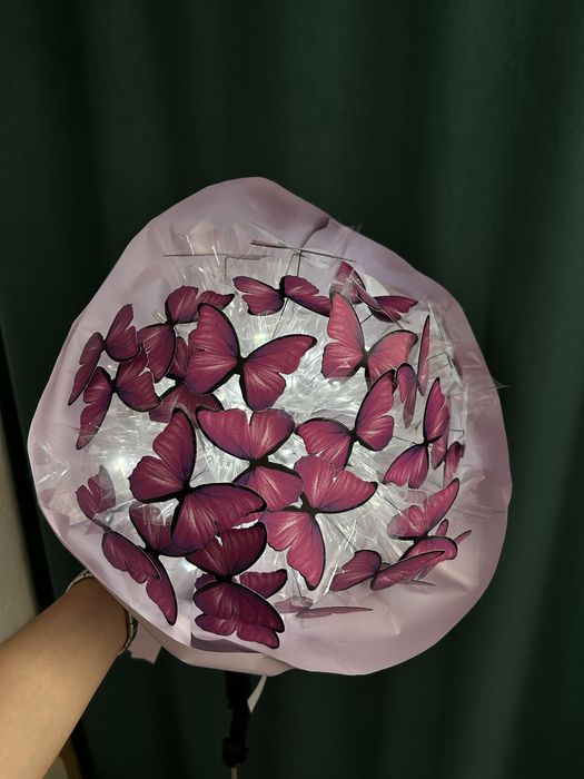 Букет из 51 бабочки светящийся