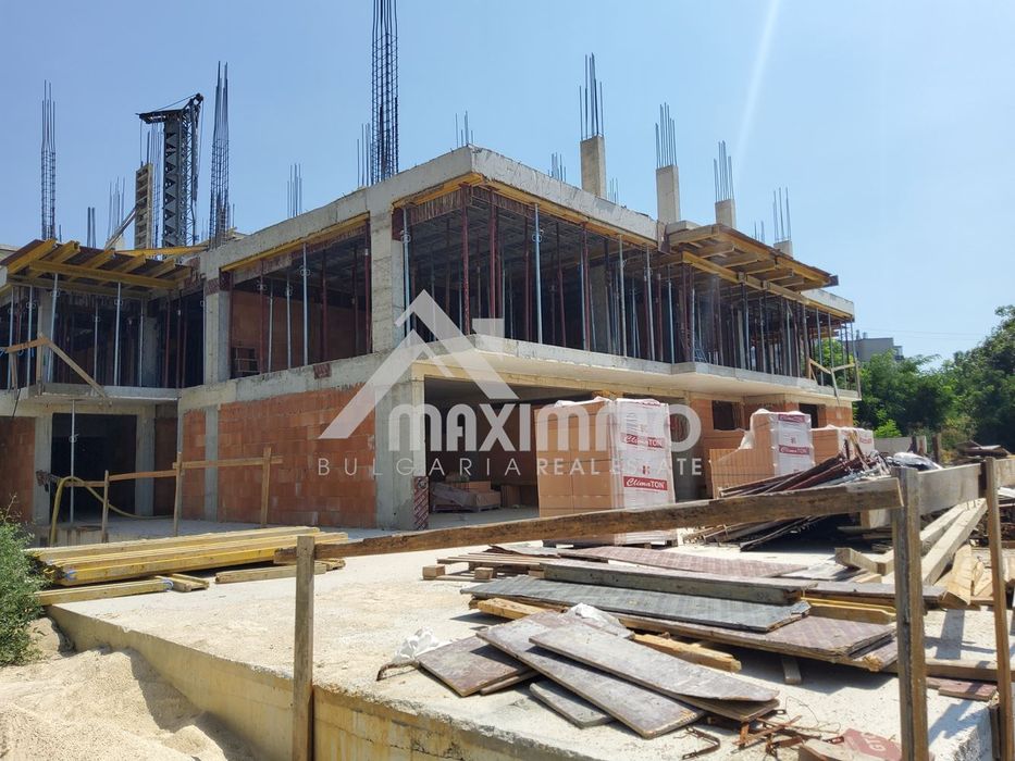 Продава се Тристаен апартамент в Варна, Владислав Варненчик - 76 кв.м за 1086 €/кв.м - Снимка #1