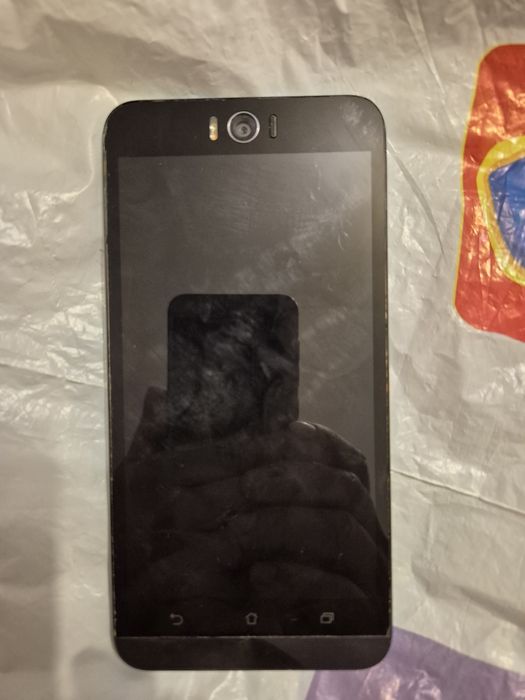 Asus telefon dualsim