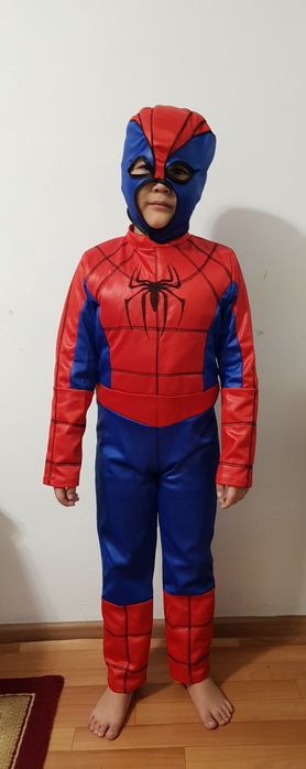 Костюм человека паука