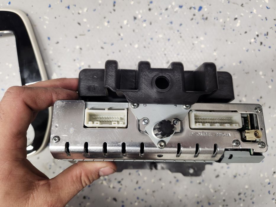 Radio CD si USB compatibil cu Renault/Dacia