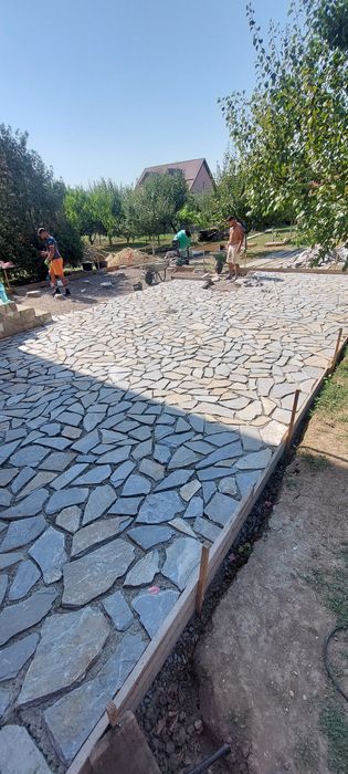 Vând piatra și montez