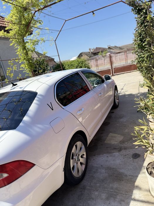 SKODA Superb 2010 — imagine 3