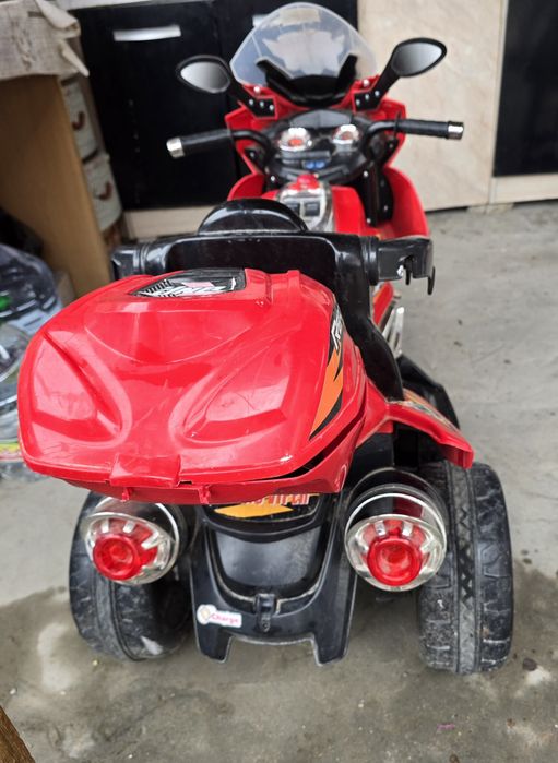 детски мотор с аклуматор