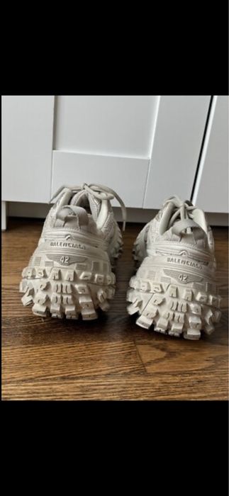Vand balenciaga defender