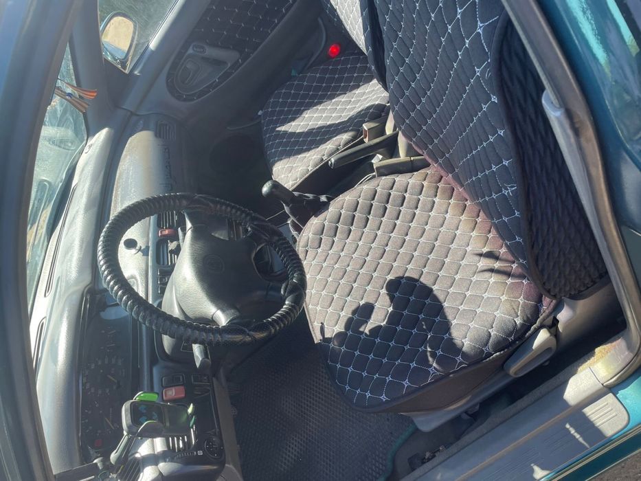 Продам машину мазда