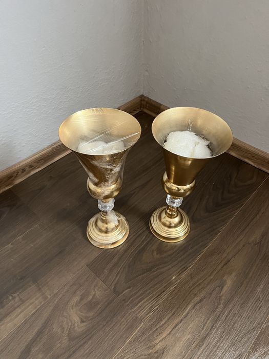 Елегантни златни вази