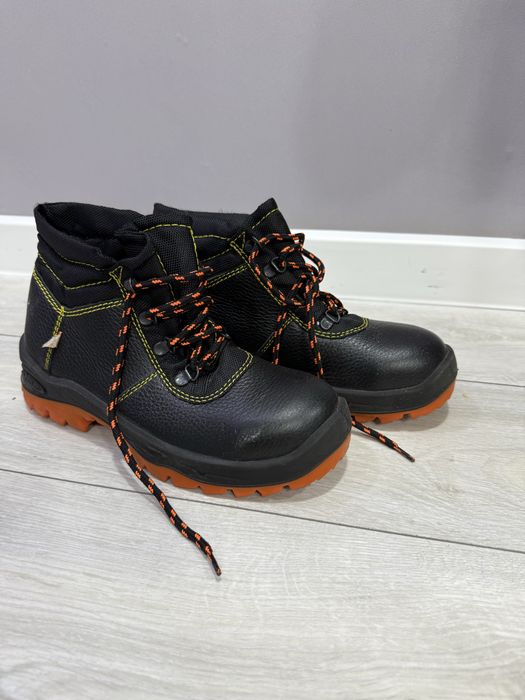 Продам спецовка новый