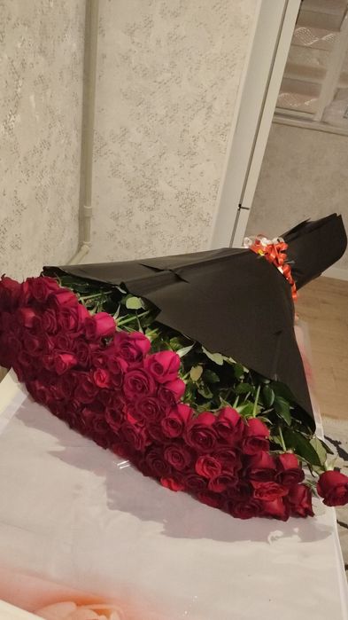 Метровые голандские розы