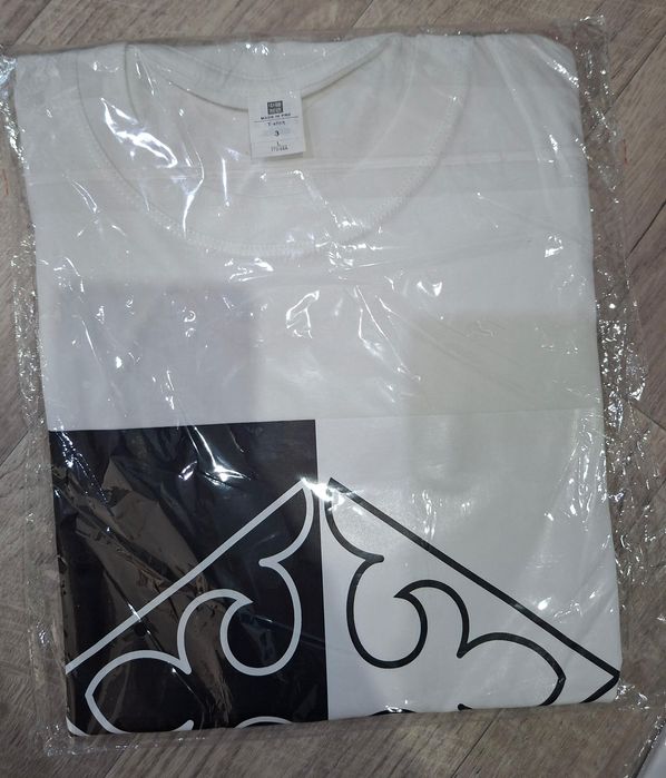 Продам новые футболки