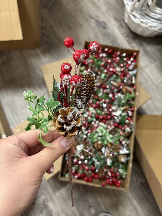 Ветки еловые веточки