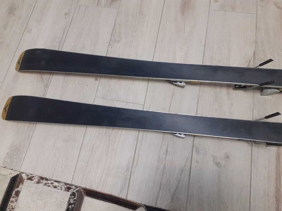 vand schiuri dama Dynastar