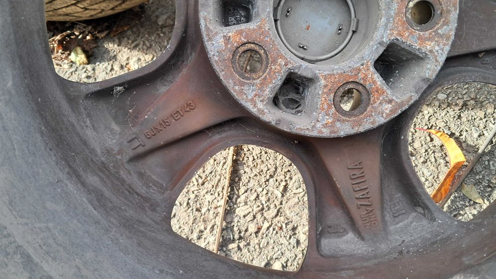 Летни гуми Викинг 195/65/15 със алуминиеви джанти за опел