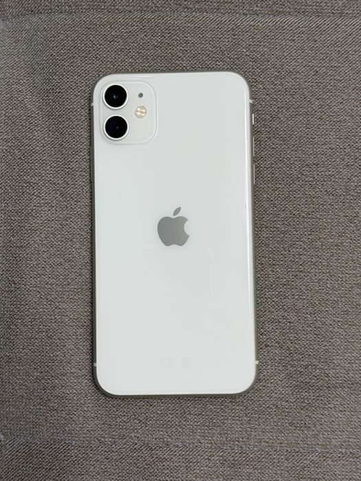 iPhone 11 64 GB (белый)