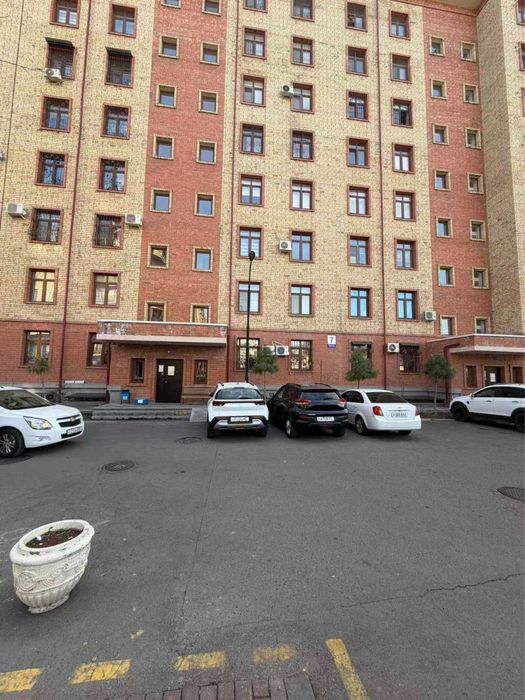 Сдается Квартира рядом с Piramit Tower! 6комн, 141м2.  БКС