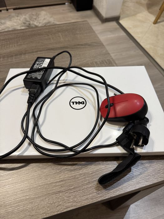 Лаптоп Dell Inspirion, Core i-3