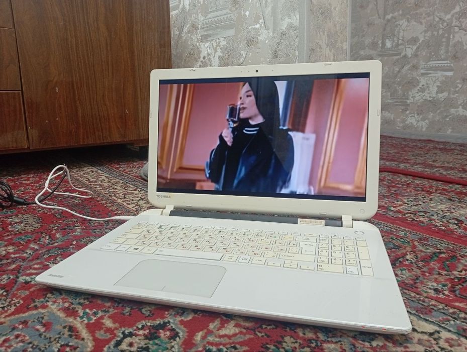 Ноутбук Toshiba satellite c55