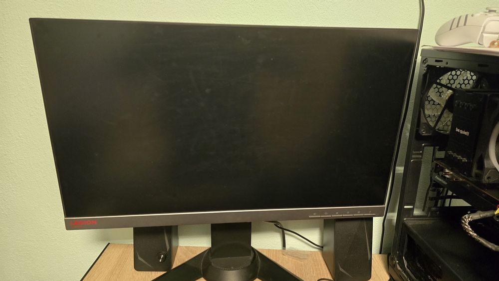 Vand monitor lenovo ca nou 144hz