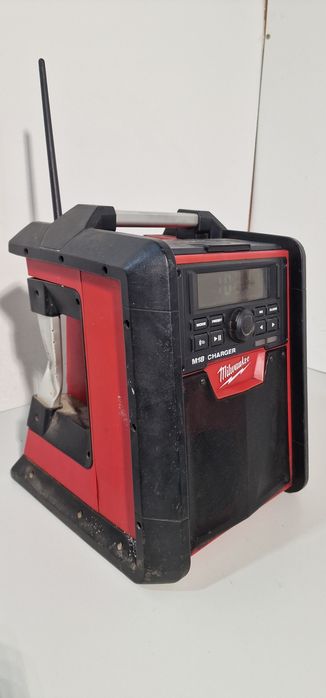 Radio Milwaukee M18 RC cu acumulator 5ah