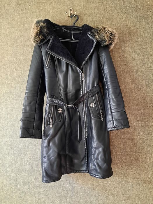 Проодам женские вещи.