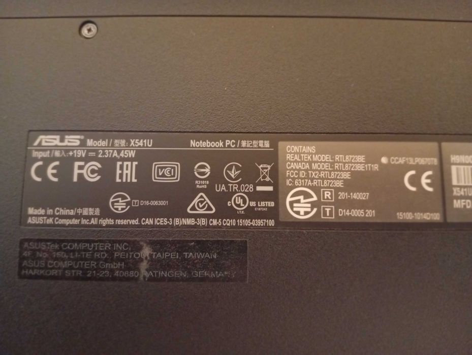 AsusX541UA 8GBRAM SSD250GB si 2 hhd externe de 500gb tastatura si mous