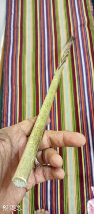 Кий бильярдный в хорошем состоянии. Иностранного производства.