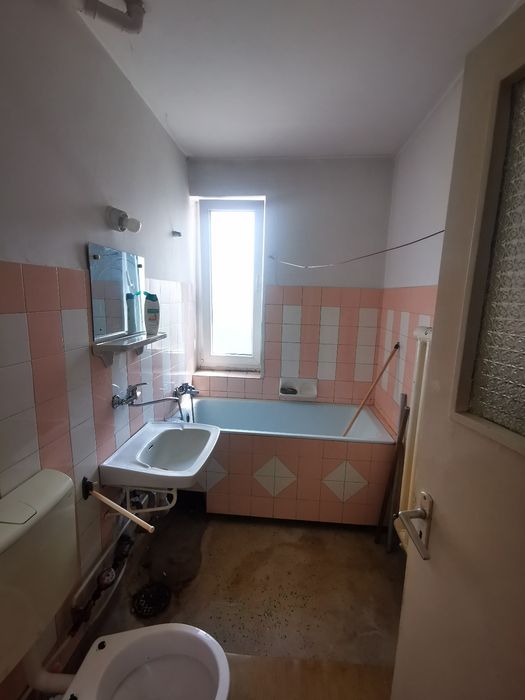 PROPRIETAR! Vând  apartament 2 camere decomandat , strada  Dacia