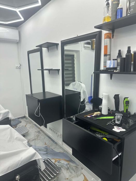 3 oglinzi negre pentru salon frizerie