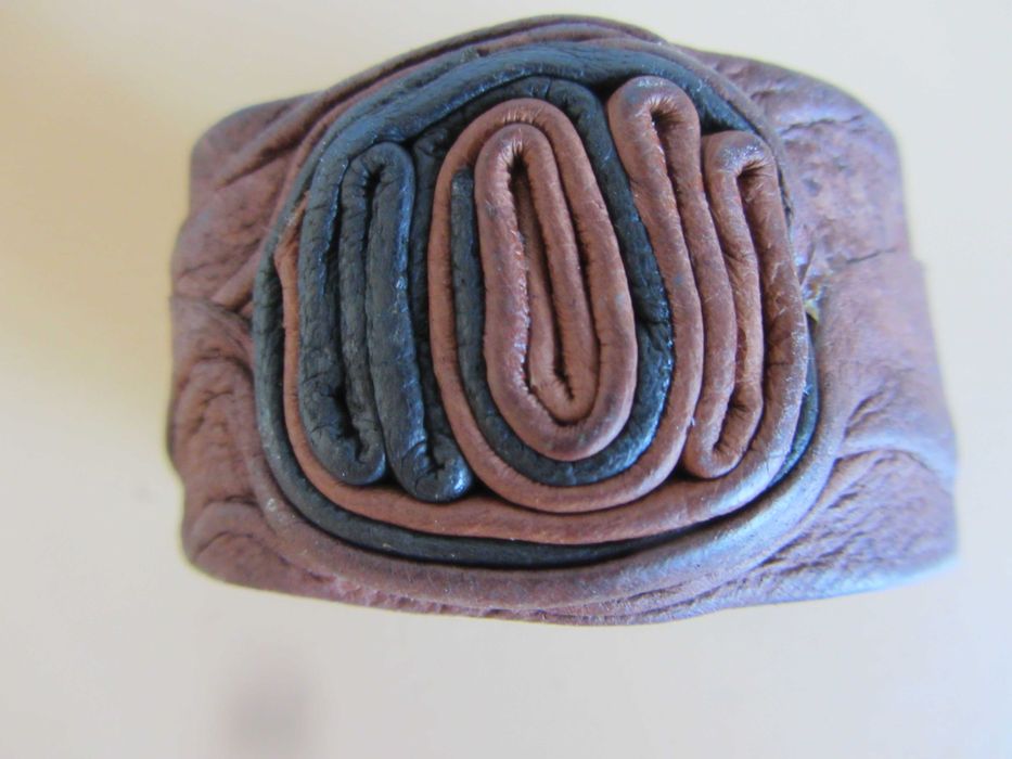 Дамска кожена гривна авторска естествена кожа