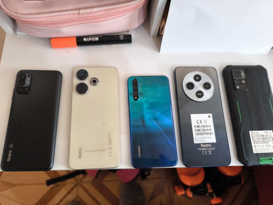 Vând   redmi și ce se vede