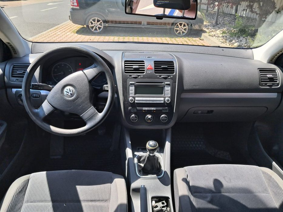 Volkswagen Jetta 1.6 Benzină 2008 • 200.000 km • Fiabilă și întreținută