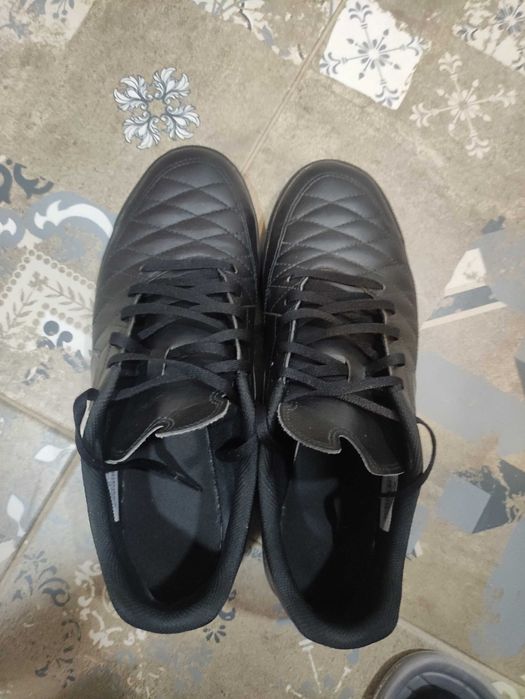 Маратонки Nike за футбол