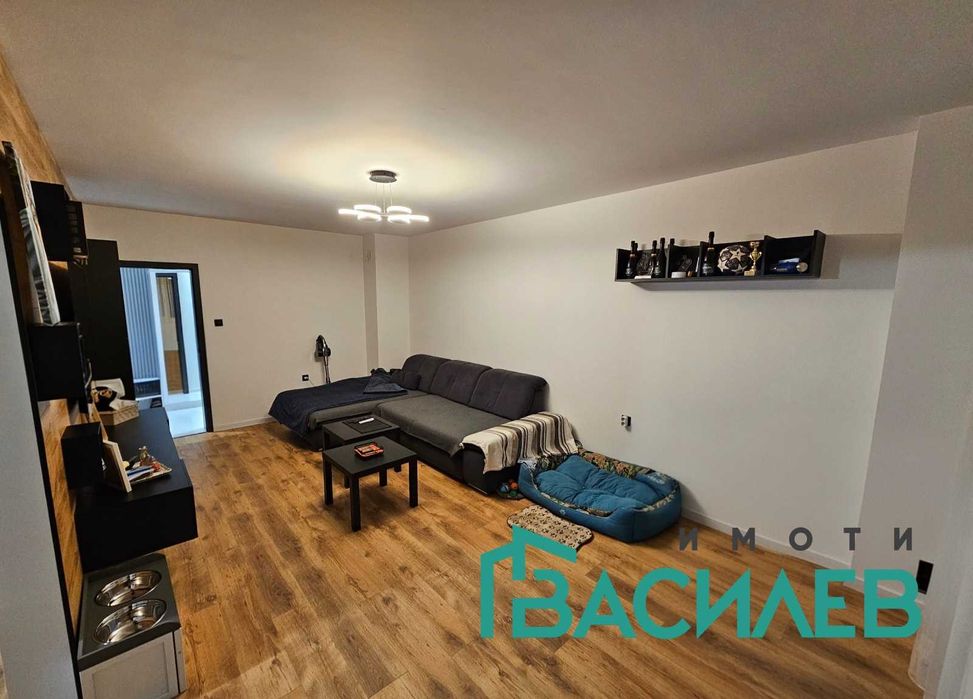 Продава се Тристаен апартамент в София, Център - 93 кв.м за 1426 €/кв.м - Снимка #2