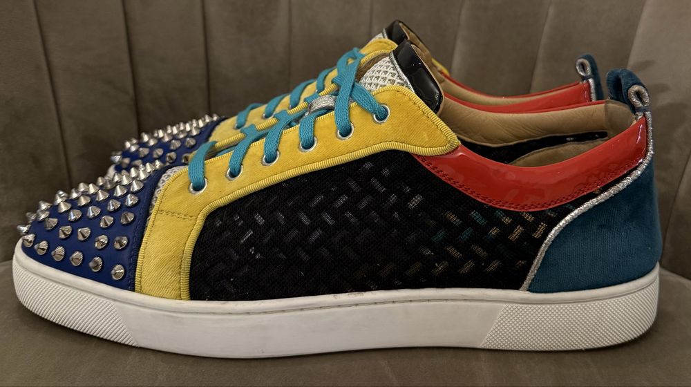 Christian Louboutin Autentic 44