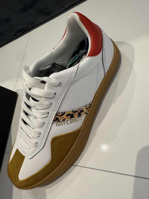 Нови обувки Cavalli