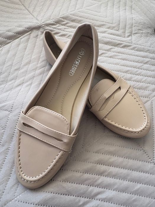 Обувки, боти, сандали