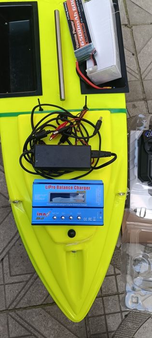 Лодка за захранка