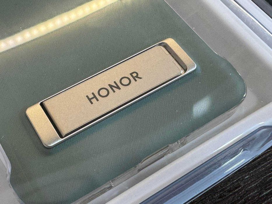 Оригинален твърд калъф Honor Magic 6 Pro PU Bracket Case Black/Green