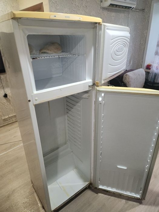 Продам холодильник