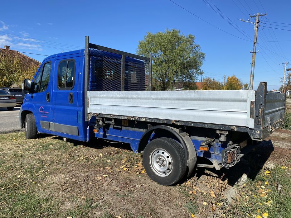 Camioneta basculabila (3 parti)