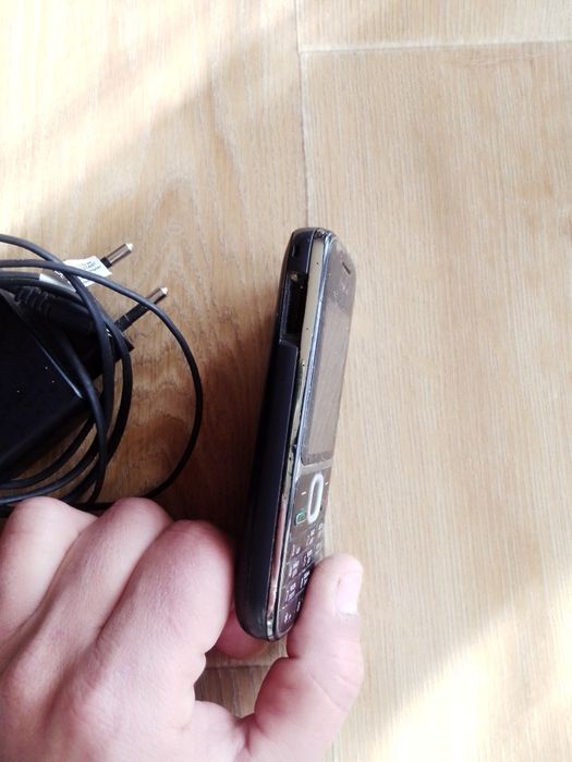 Нокиа C2 с бутони