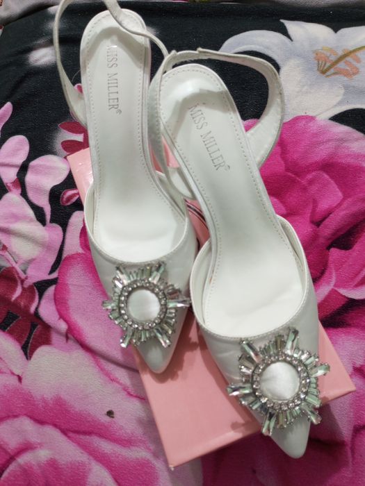 Босоножки и кроссовки