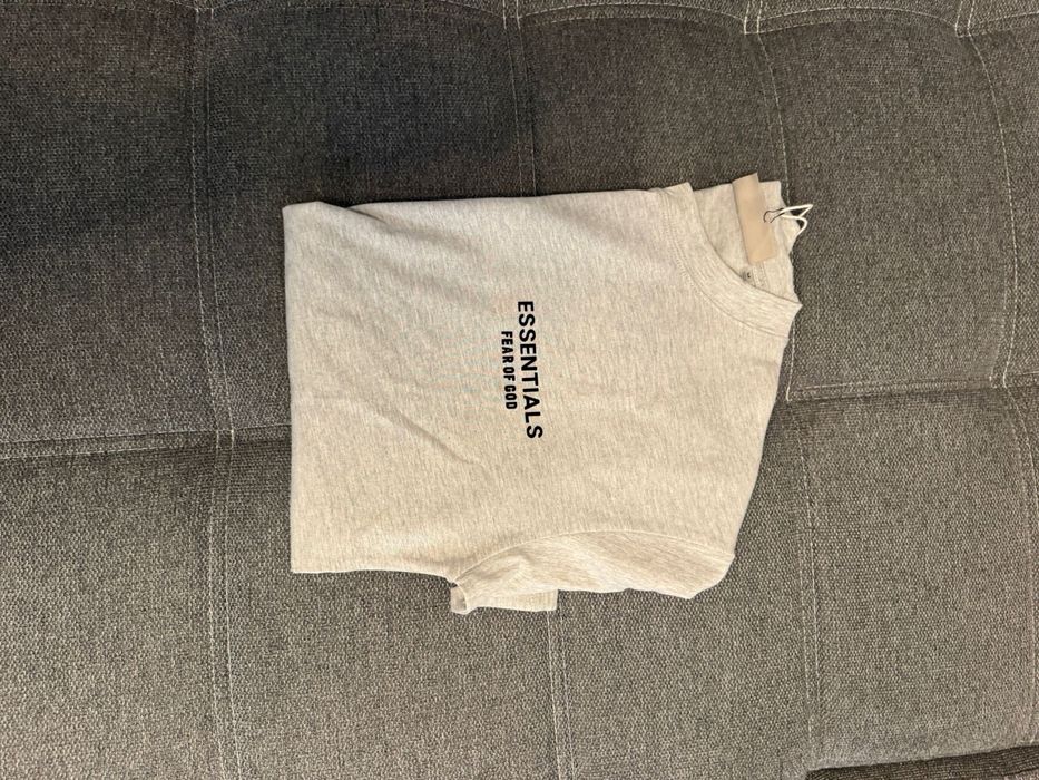 tricou essentials