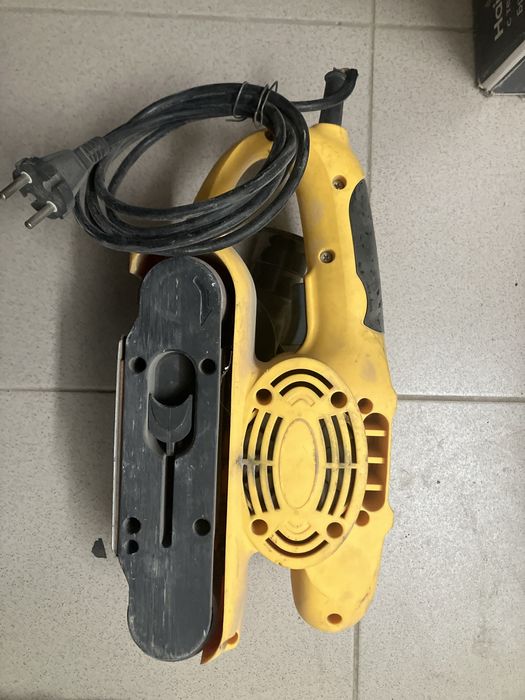 Ленточная шлифовальная машина