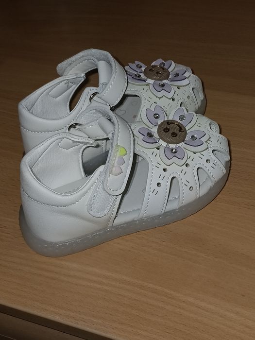 Детские сандалии для девочки