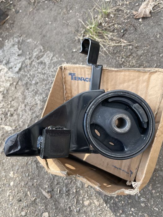 Подушка двигателя mazda premacy