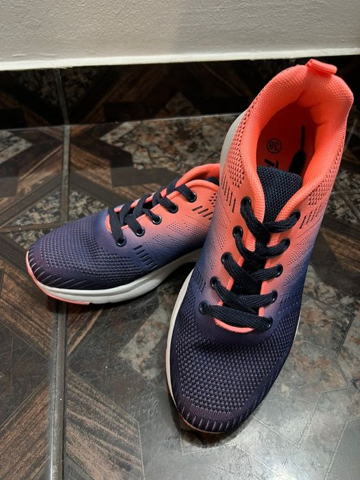 Adidasi pentru alergare