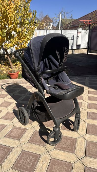 Коляска с люлькой