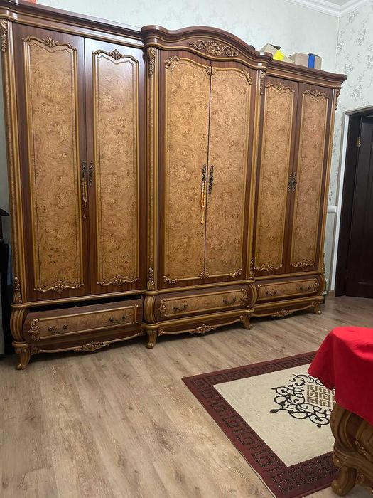 Продам спальный гарнитур бу