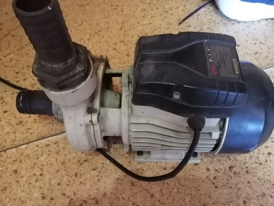 Насос водяной б/у.  Рабочии